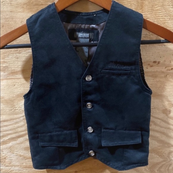 Kenneth Cole Reaction Other - Kenneth Cole Reaction Boy vest Black button up 7